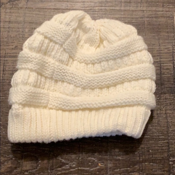 CC White Beenie - Picture 2 of 2